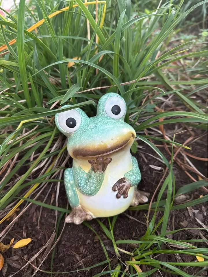 Frog Garden Figurine Decor image indicator(2)