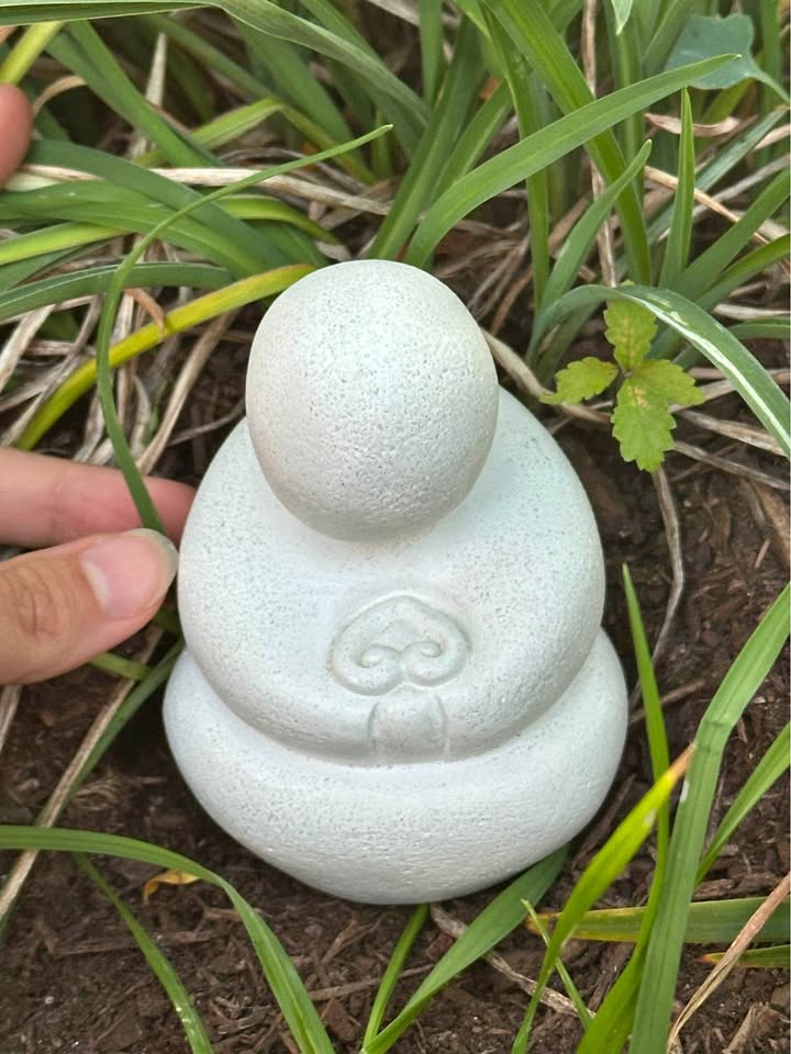 Garden White Ceramic Garden Statue / Figurine