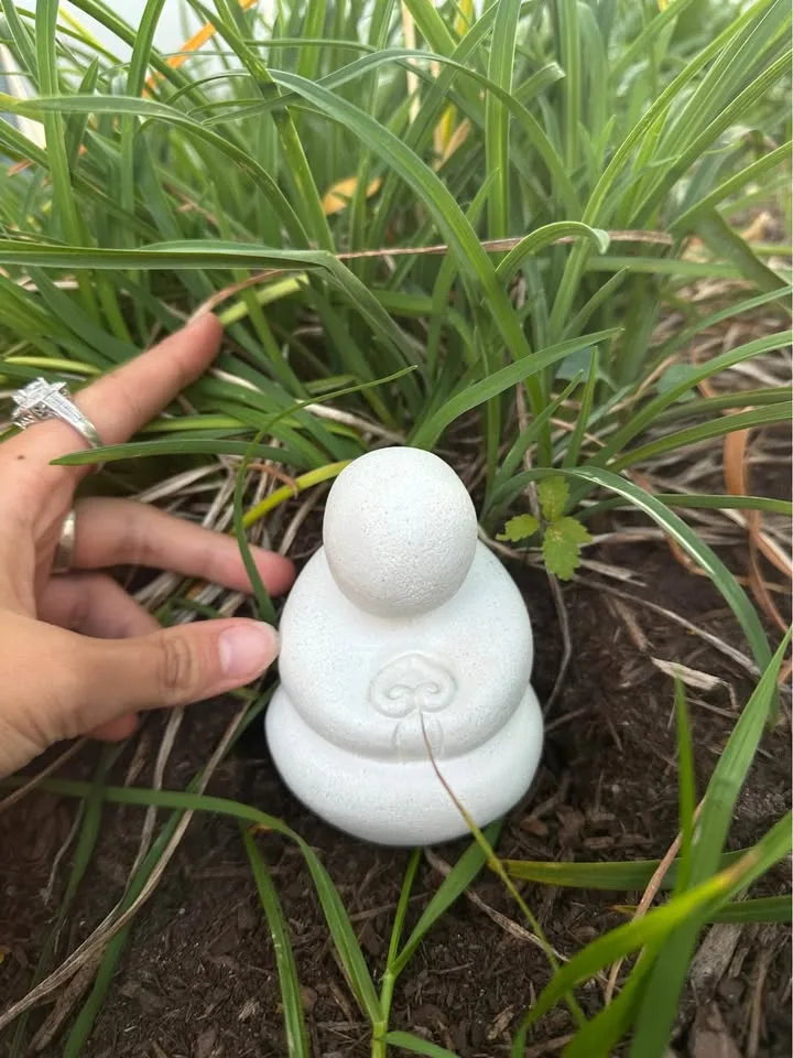 Garden White Ceramic Garden Statue / Figurine image indicator(4)