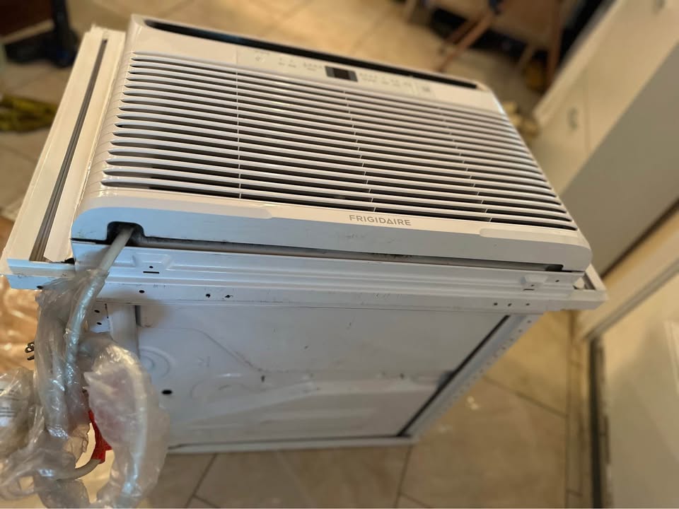 Frigidaire 15,100 BTU Window Air Conditioner - photo 3