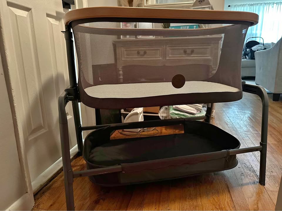 Maxi-Cosi Iora Bedside Bassinet, Essential Graphite