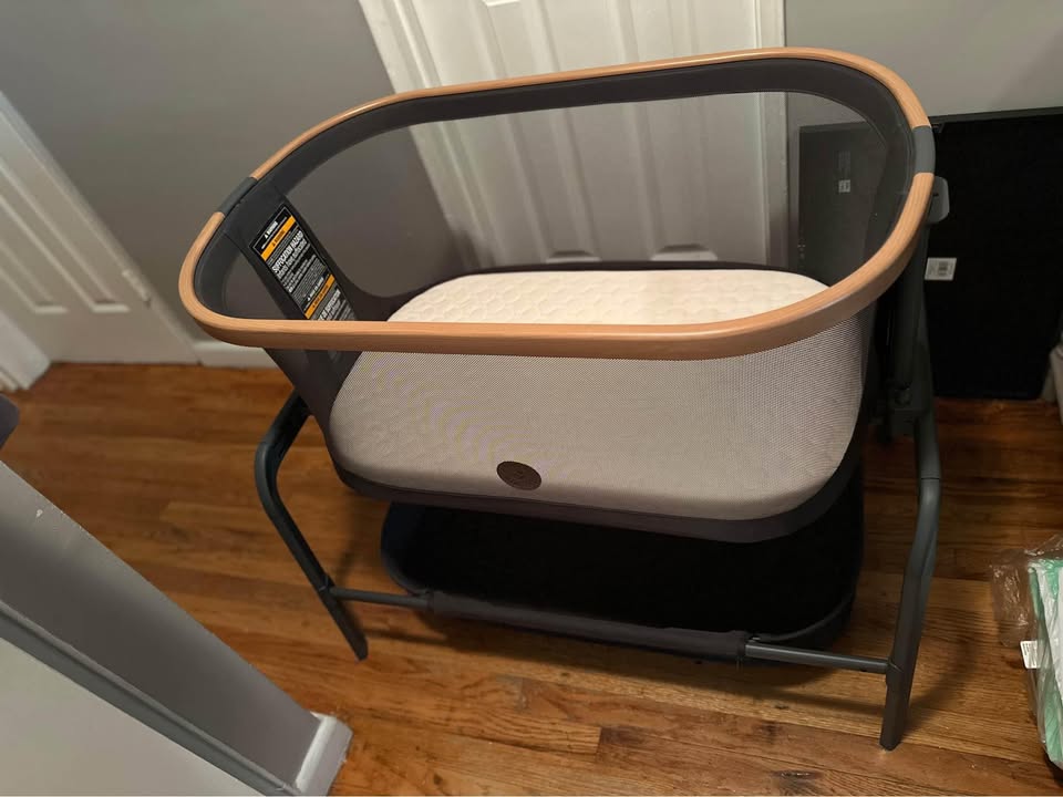 Maxi-Cosi Iora Bedside Bassinet, Essential Graphite - photo 3
