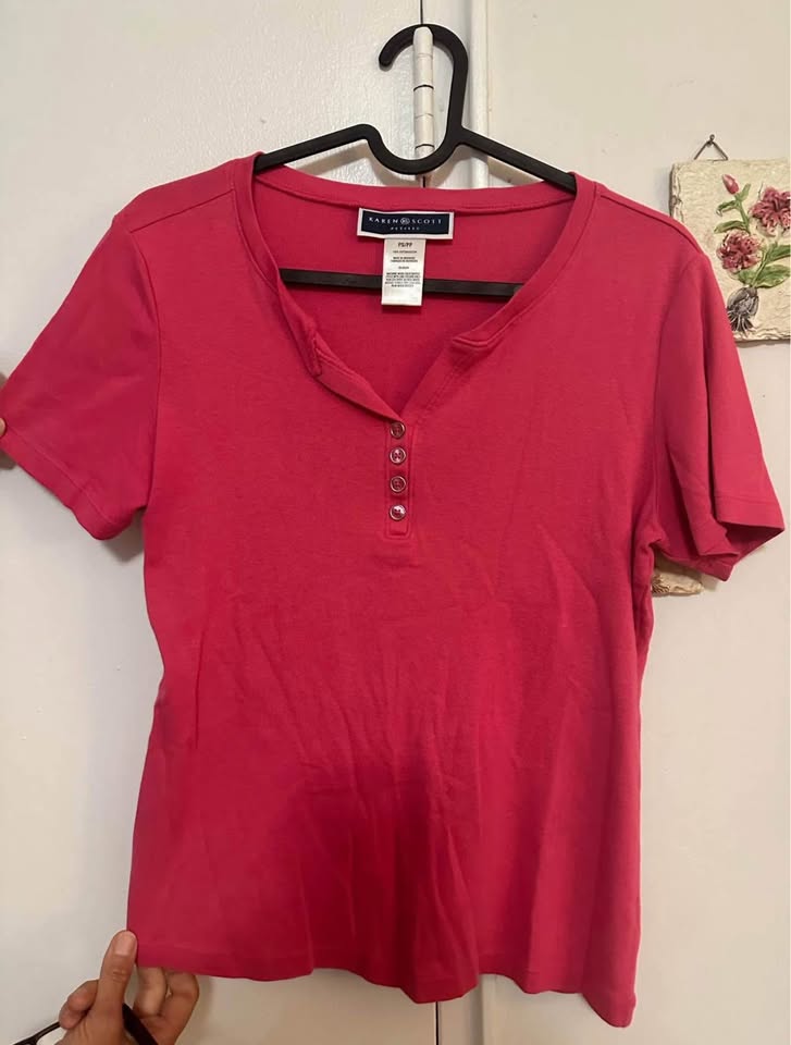 30+ Women’s Tops Size Small - photo 2