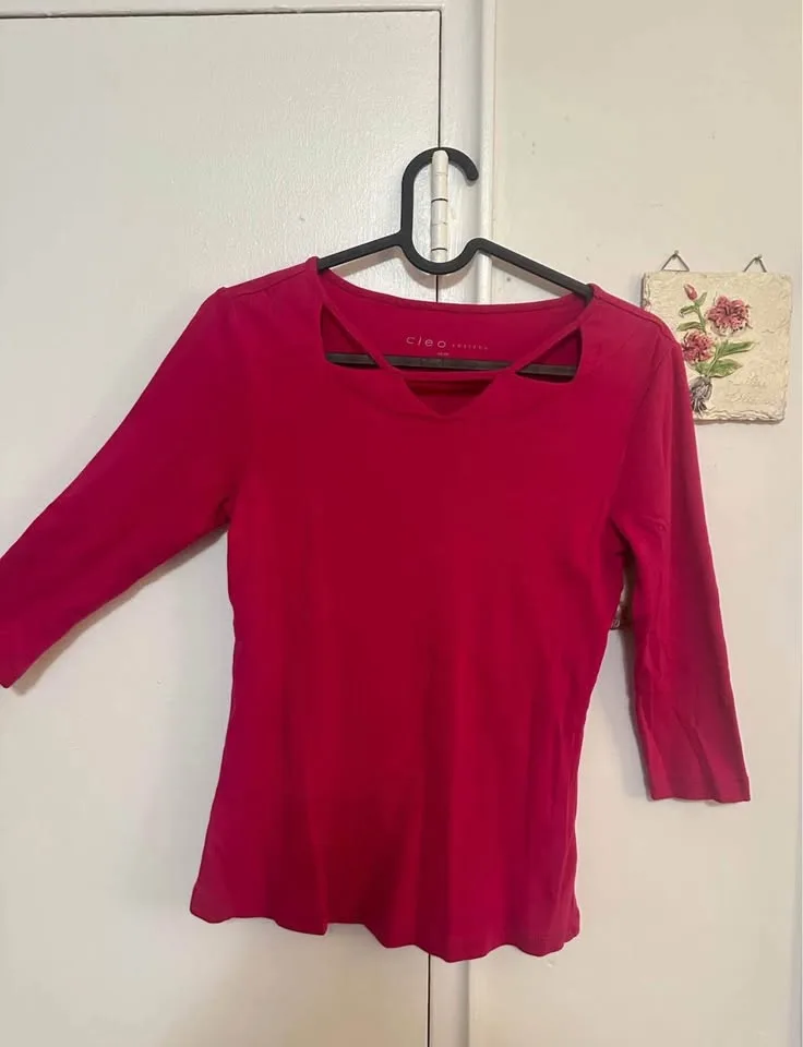 30+ Women’s Tops Size Small image indicator(5)