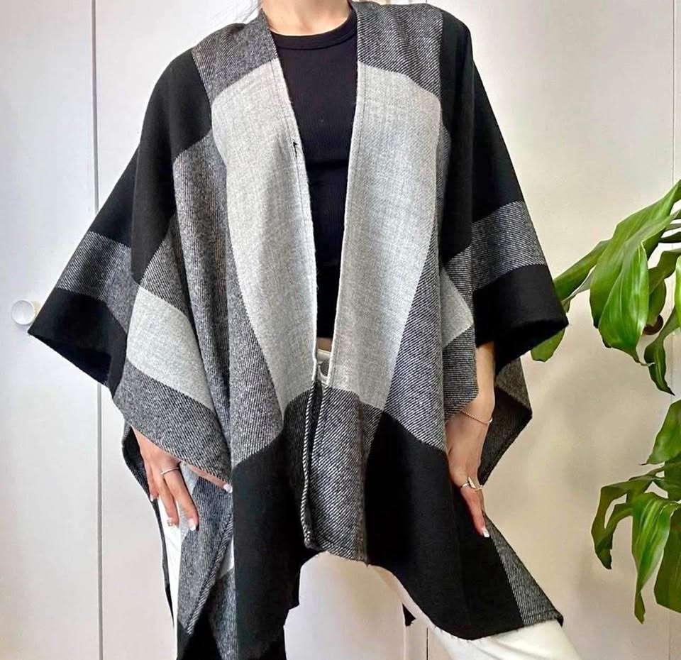 RW&CO Comfy Black & Grey Ponco