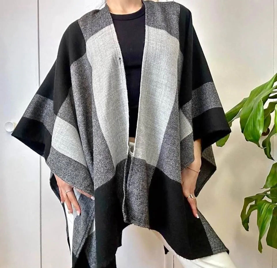 RW&CO Comfy Black & Grey Ponco thumbnail