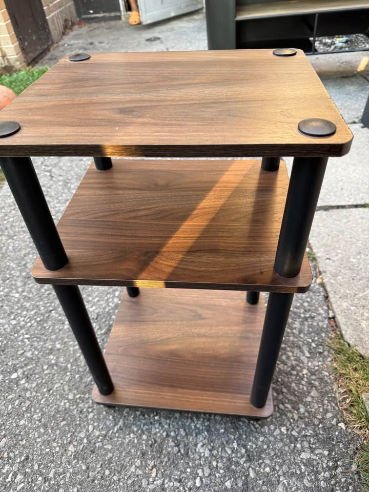 Walnut brown side table/end table - photo 3