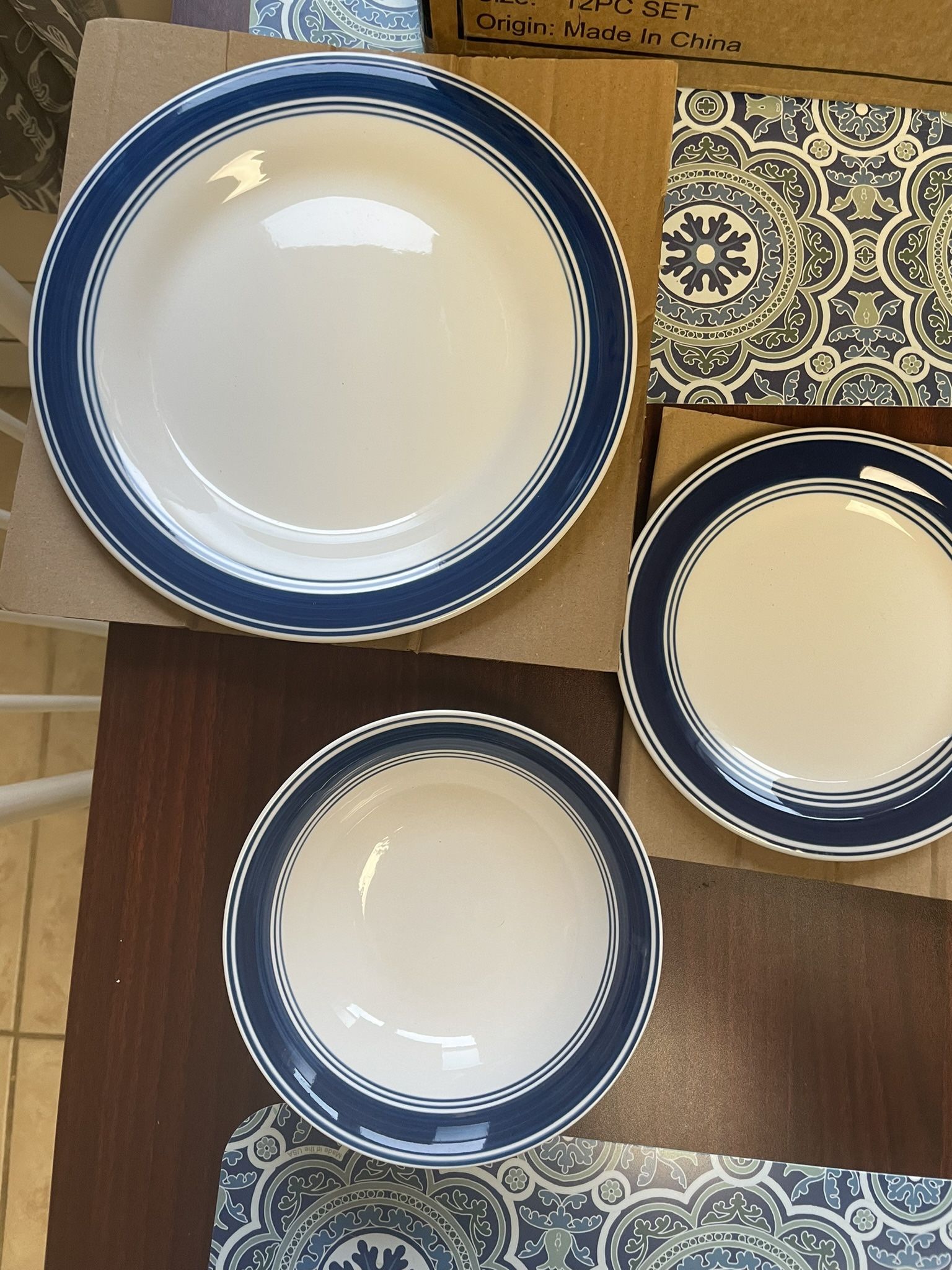 4 Person 12 Piece Dinning Set - photo 3