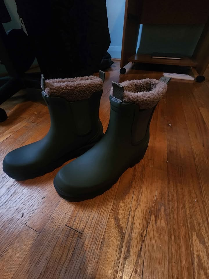 Cougar Winter Boots – Size 8 – $40 (Never Used) - photo 2