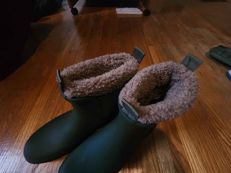 Cougar Winter Boots – Size 8 – $40 (Never Used) - photo 3