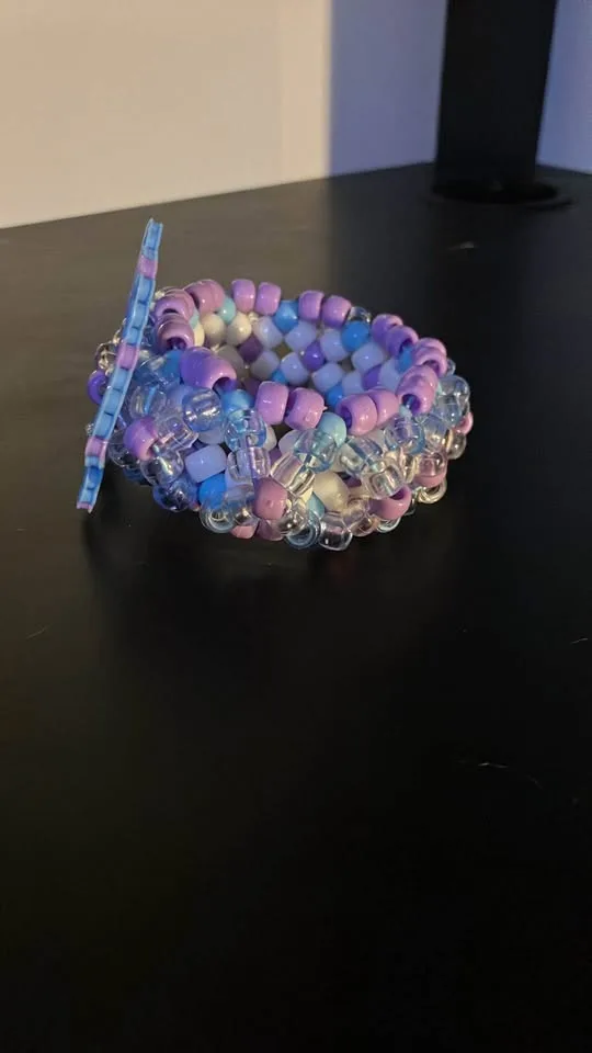 Flower Kandi Cuff image indicator(2)