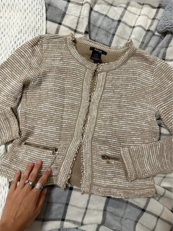 Tweed Beige & White Button-Up Sweater image indicator(7)