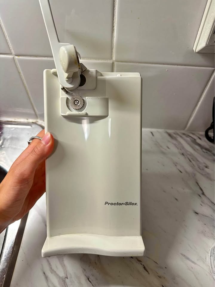 Electric Can Opener