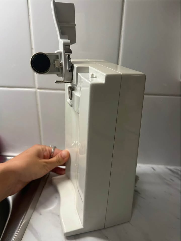 Electric Can Opener - photo 2