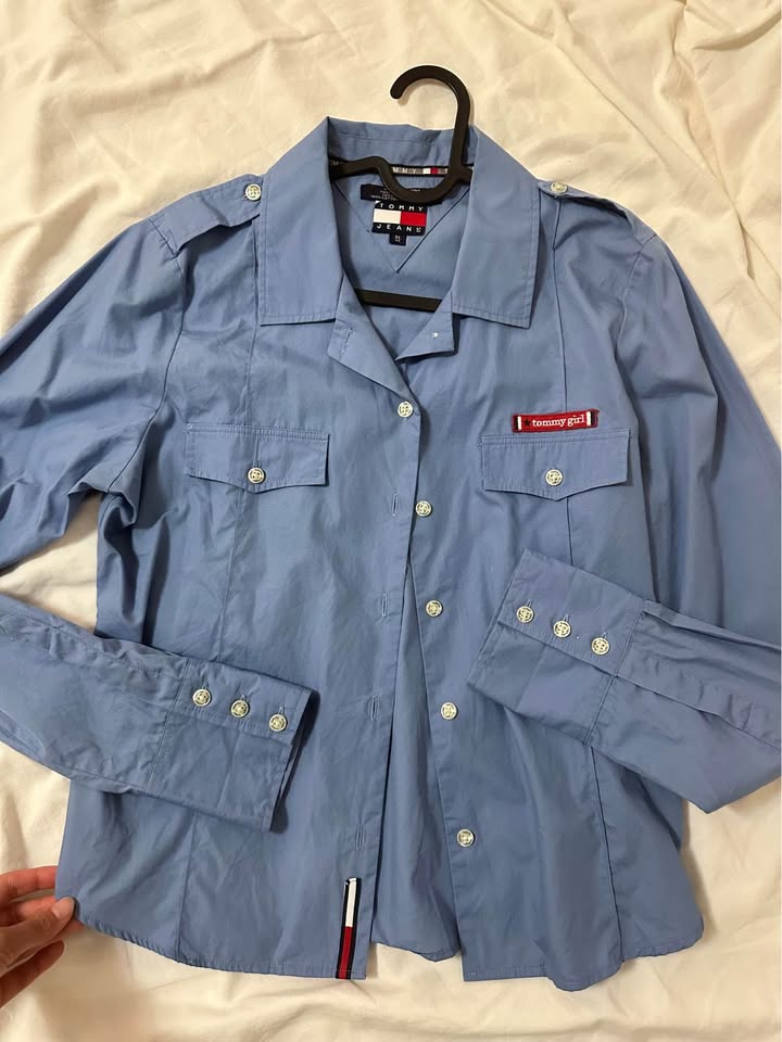 Tommy Hilfiger blue button up top - photo 2