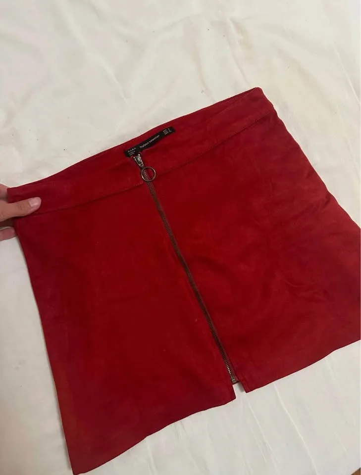Zara Red Velvet Skirt image indicator(2)