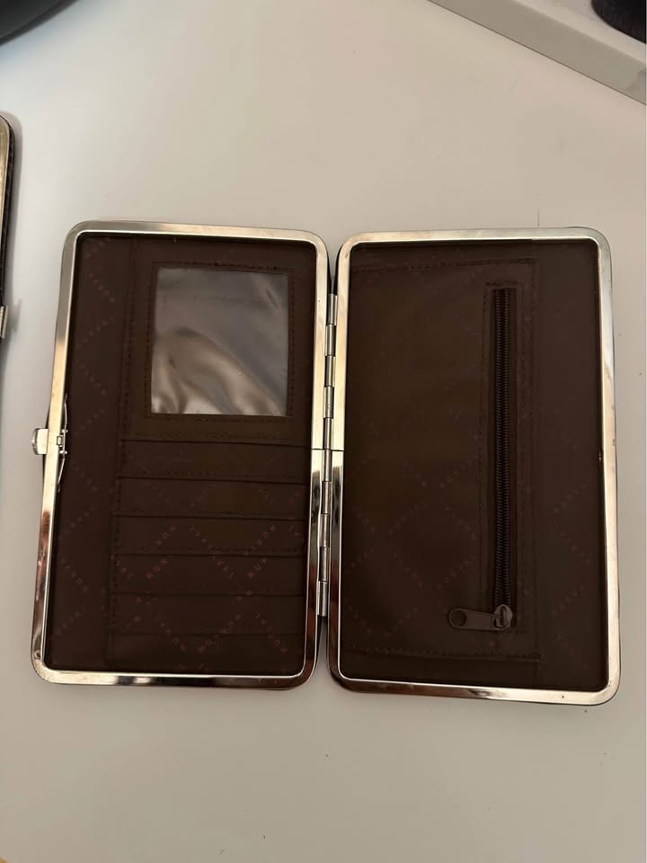 Grunge Brown Clutch Wallets - photo 2