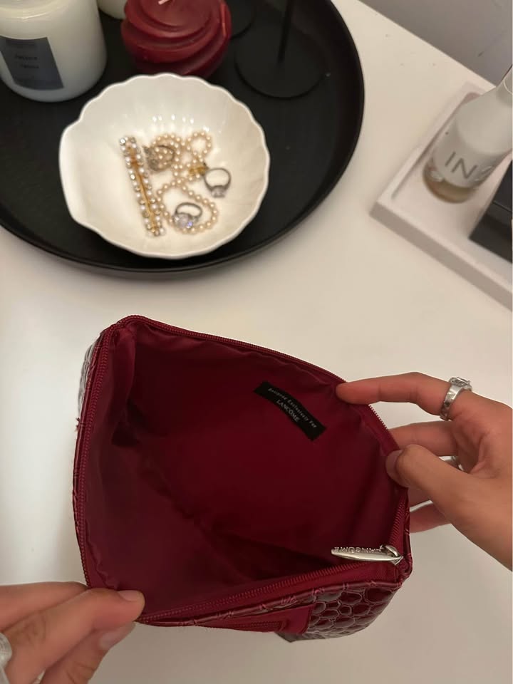 Red Lancôme Makeup Bag Like New - photo 2
