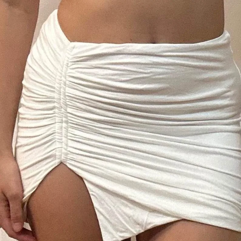 White Scrunched Mini Skirt image indicator(3)