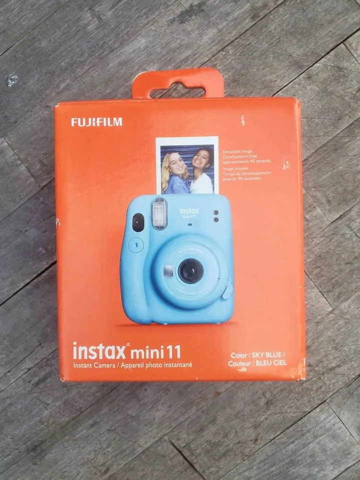 MOVING SALE: Fujifilm Instax Mini 11 Instant Camera. BRAND NEW
