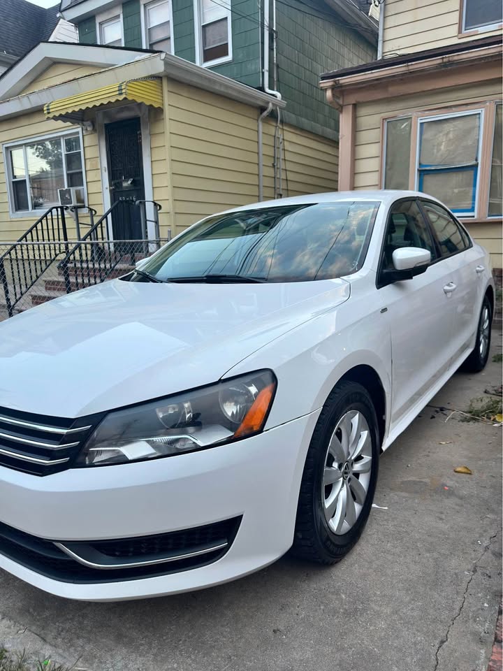 2015 Volkswagen Passat 1.8T Wolfsburg Edition Sedan 4D