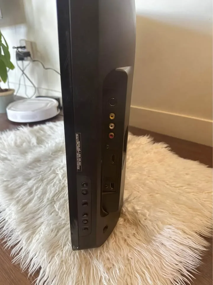 Philips 32” LCD TV – Works Great! image indicator(3)