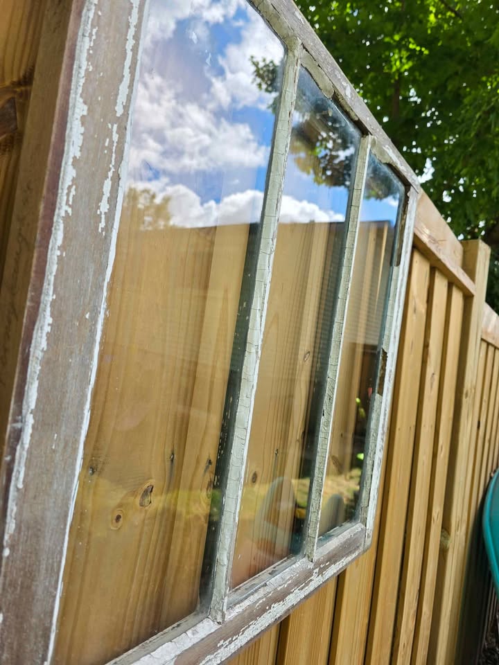 Vintage window frame w/ glass - photo 3