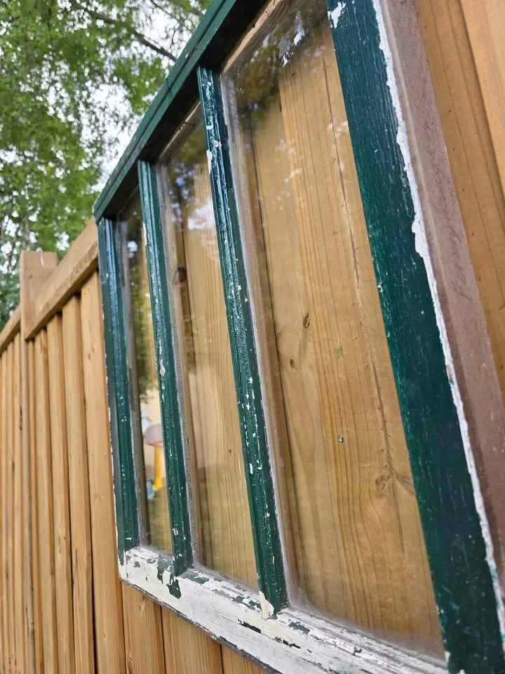 Vintage window frame w/ glass image indicator(5)