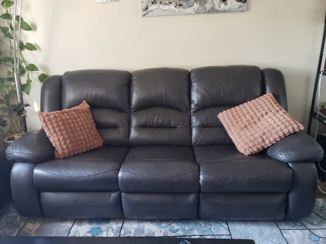 LEATHER COUCHES