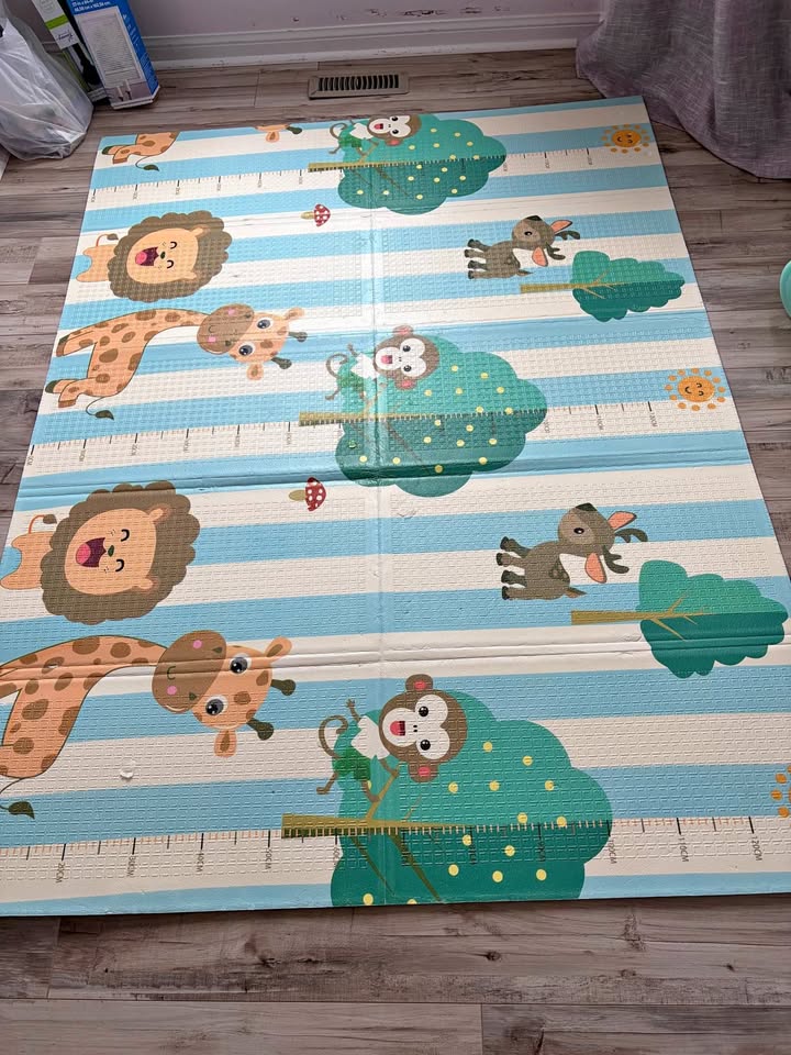 Baby playmat