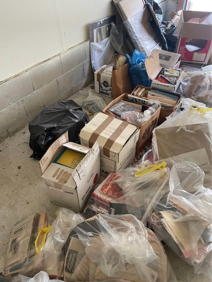 Garage sale in bulk image indicator(6)