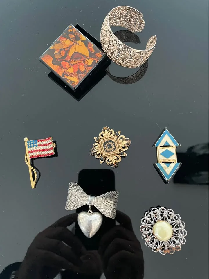 Garage sale in bulk image indicator(9)