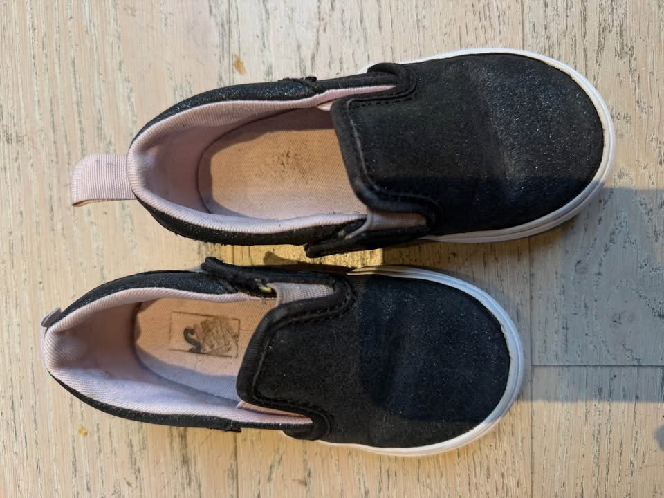 Black sparkly vans toddler size 7 - photo 2