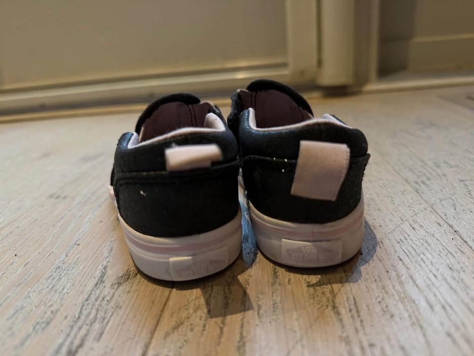 Black sparkly vans toddler size 7 - photo 4