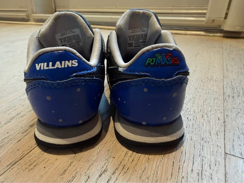 Reebok toddler sneakers size 6 - photo 4