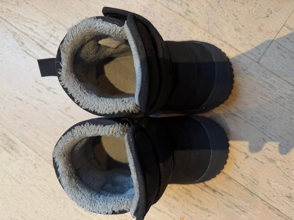 Jan and Jul insulated ankle boots size 7 - photo 2