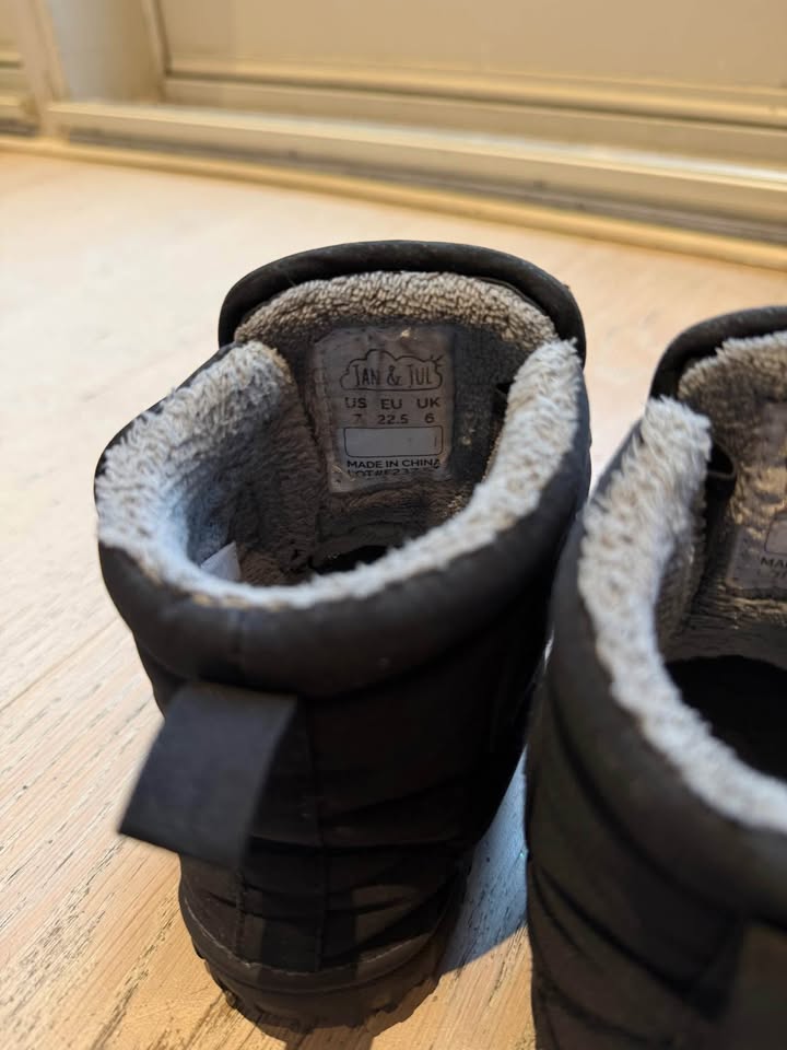 Jan and Jul insulated ankle boots size 7 - photo 4