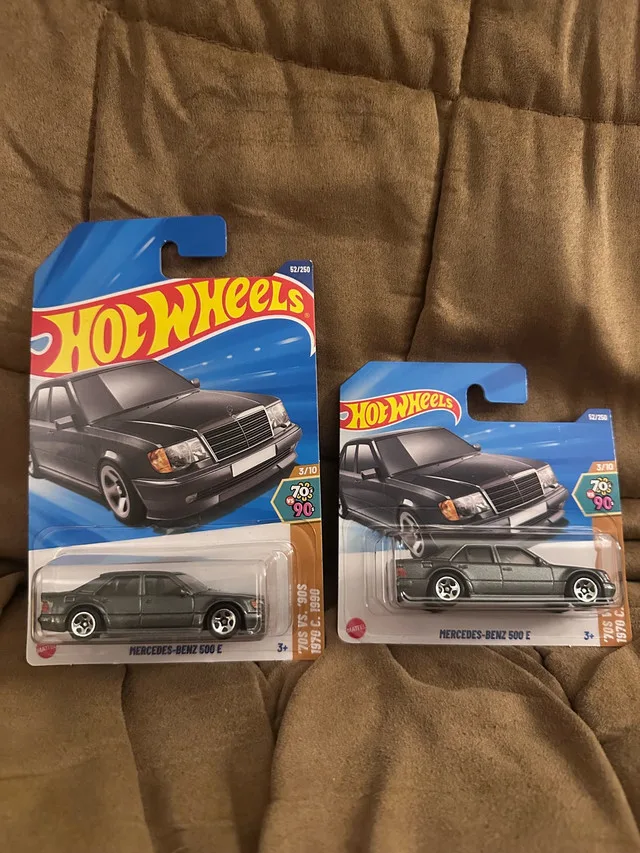 Hot Wheels Mercedes-Benz 500 E image indicator(2)