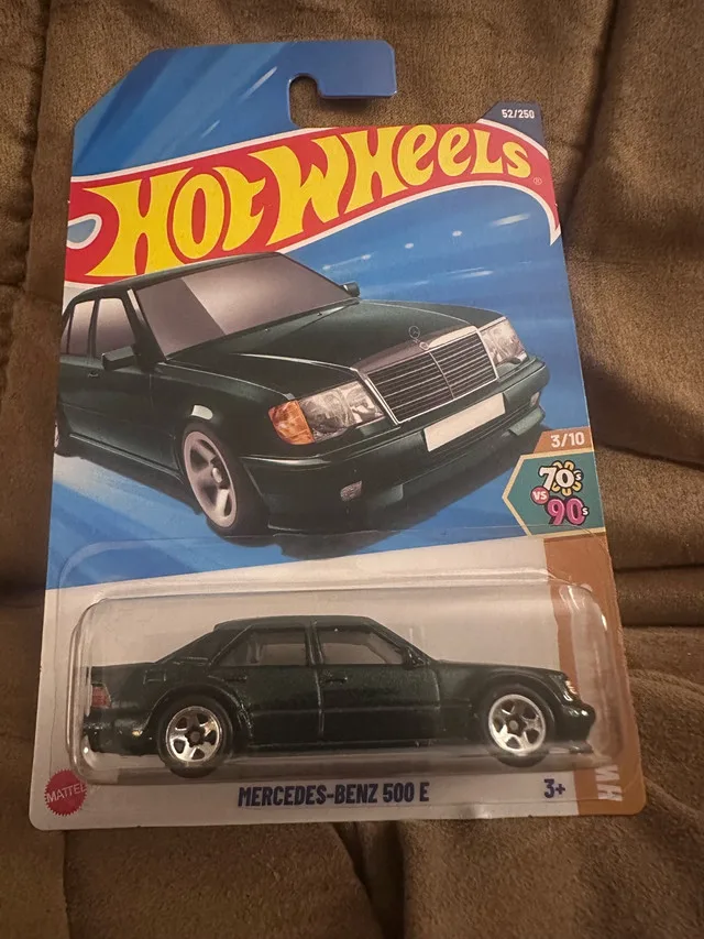 Hot Wheels Mercedes-Benz 500 E image indicator(3)
