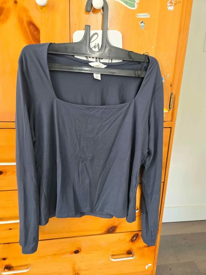 H&M Women's shirt image indicator(2)