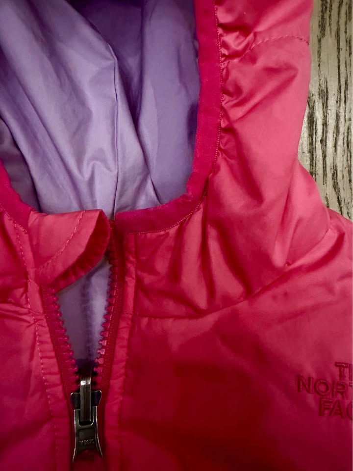 North face 6-12 month reversible down jacket - photo 2