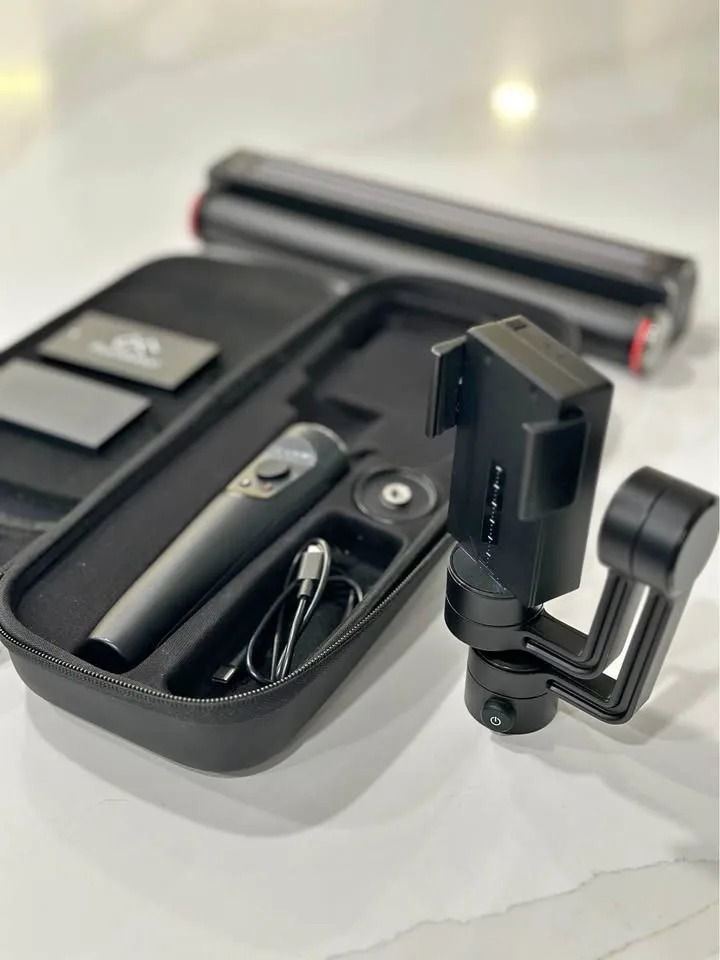 Flowmotion One Smartphone Gimbal + Carbon Pole + Battery thumbnail