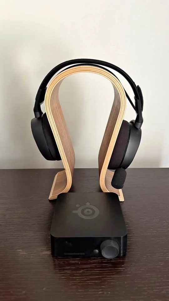 Arctis Pro Wireless Gaming Headset + Stand thumbnail