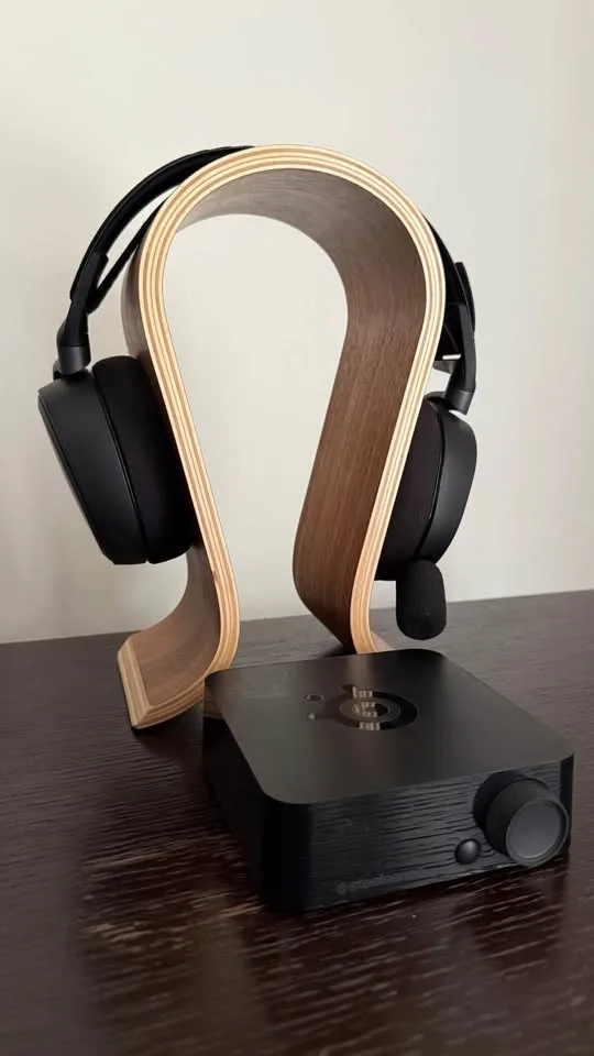 Arctis Pro Wireless Gaming Headset + Stand image indicator(2)