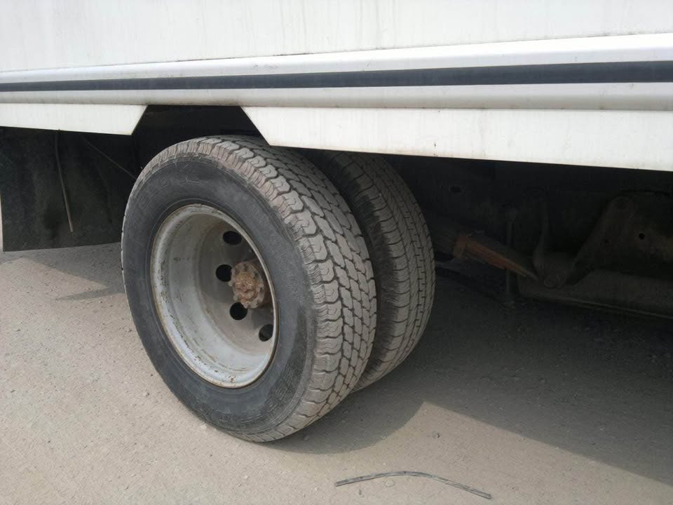 2005 Ford E450 Super Duty Cutaway - photo 4
