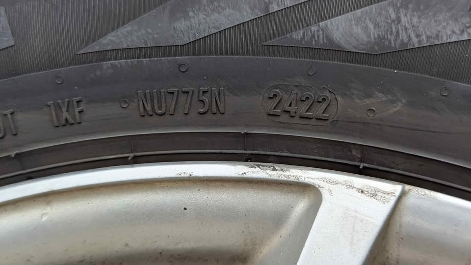 Premium Winter Tire & Audi Rim Package - Pirelli 225/50R17 - photo 2