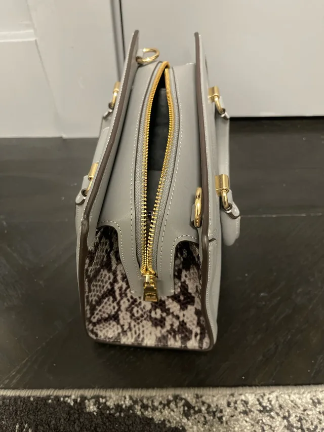 Coach Grace Carryall image indicator(3)