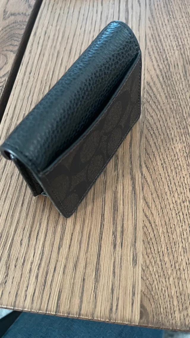 Coach Card Case image indicator(2)