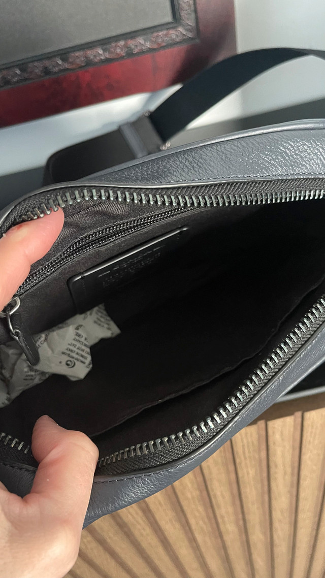 Coach Thompson mans camera bag - photo 2