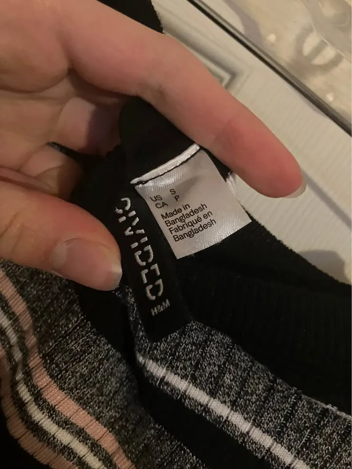 Pink Striped longsleeve sweater image indicator(4)